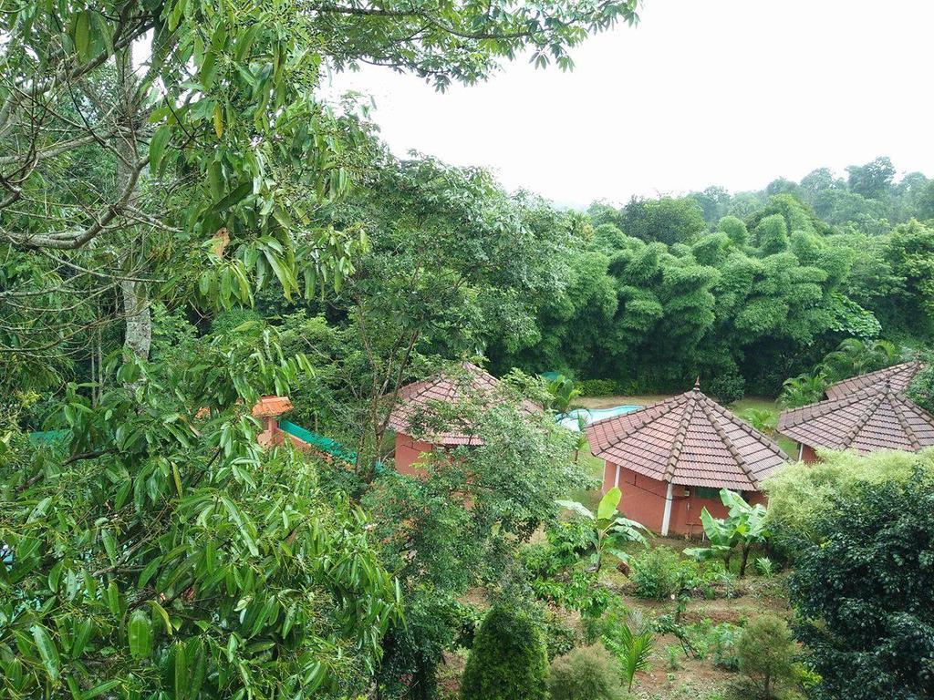 Sunbird Garden Resort Krishnagiri Екстер'єр фото